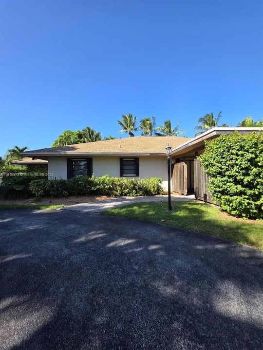 Active With Contract: $1,350,000 (4 beds, 3 baths, 2750 Square Feet)