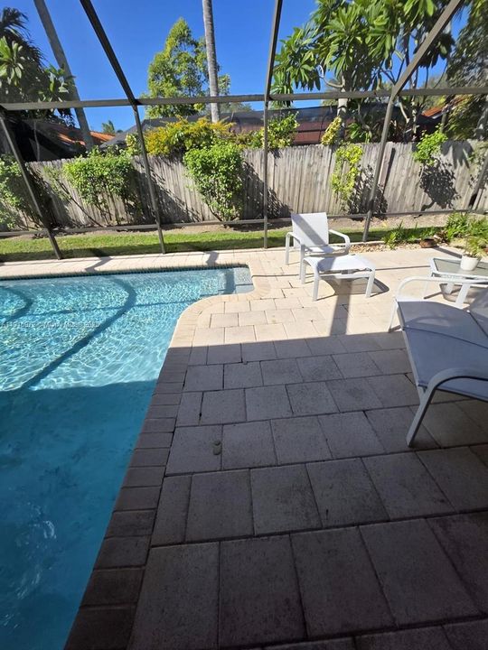 Active With Contract: $1,350,000 (4 beds, 3 baths, 2750 Square Feet)