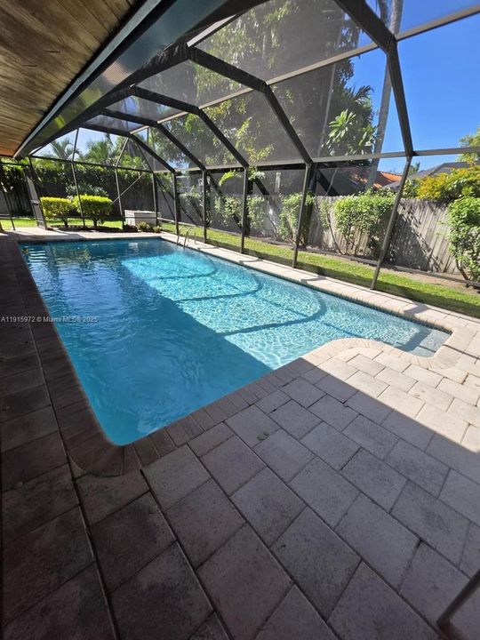 Active With Contract: $1,350,000 (4 beds, 3 baths, 2750 Square Feet)