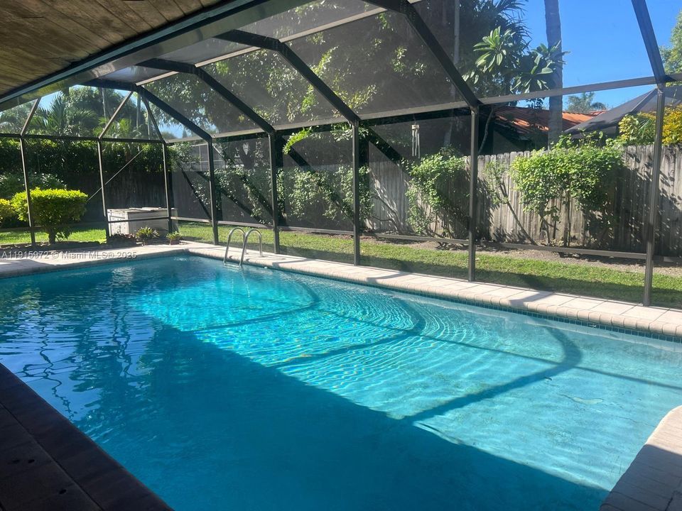 Active With Contract: $1,350,000 (4 beds, 3 baths, 2750 Square Feet)