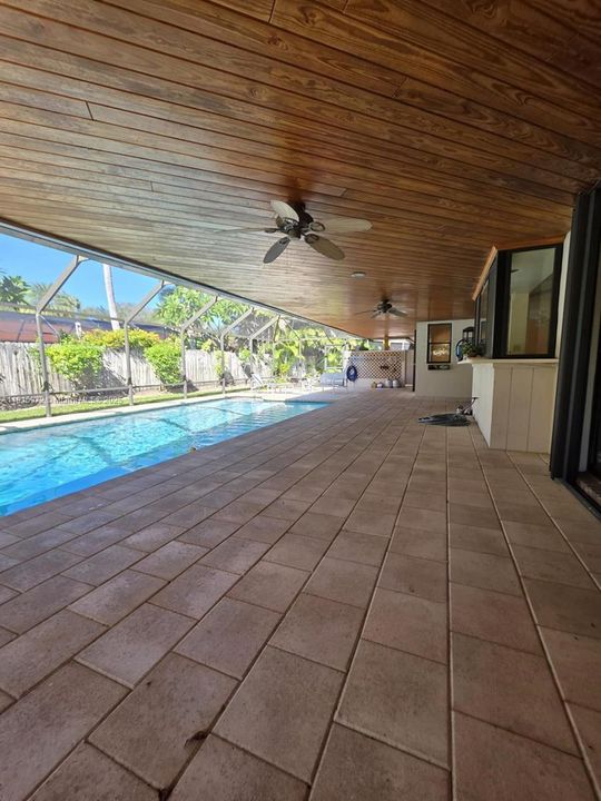 Active With Contract: $1,350,000 (4 beds, 3 baths, 2750 Square Feet)