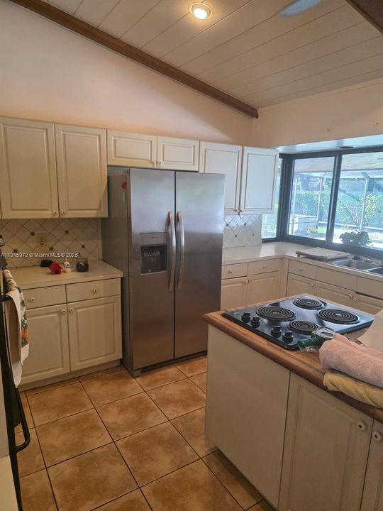 Active With Contract: $1,350,000 (4 beds, 3 baths, 2750 Square Feet)