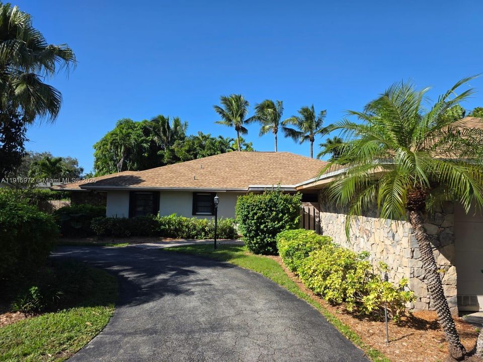 Active With Contract: $1,350,000 (4 beds, 3 baths, 2750 Square Feet)