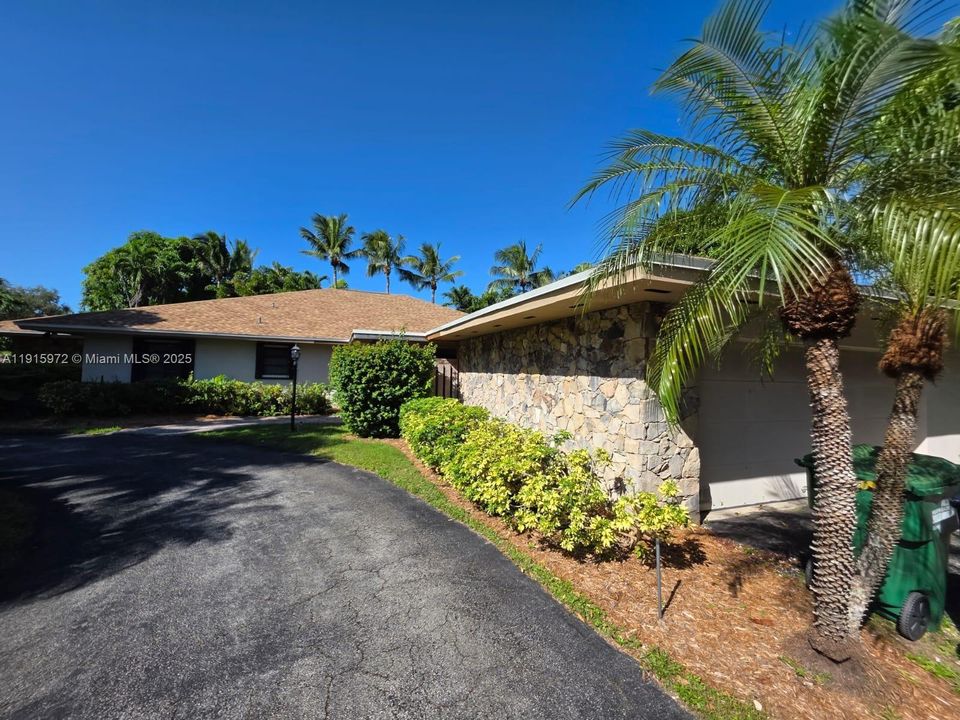 Active With Contract: $1,350,000 (4 beds, 3 baths, 2750 Square Feet)