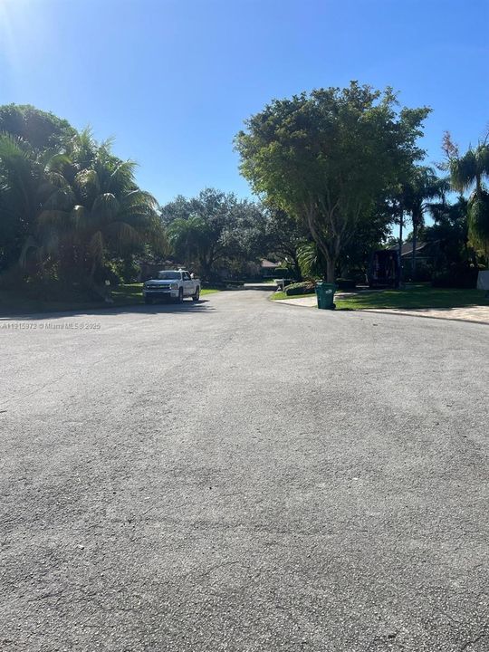 Active With Contract: $1,350,000 (4 beds, 3 baths, 2750 Square Feet)