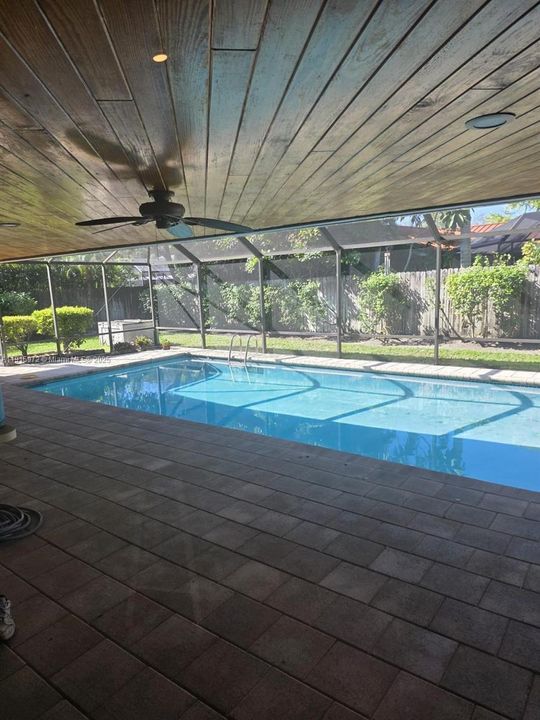 Active With Contract: $1,350,000 (4 beds, 3 baths, 2750 Square Feet)