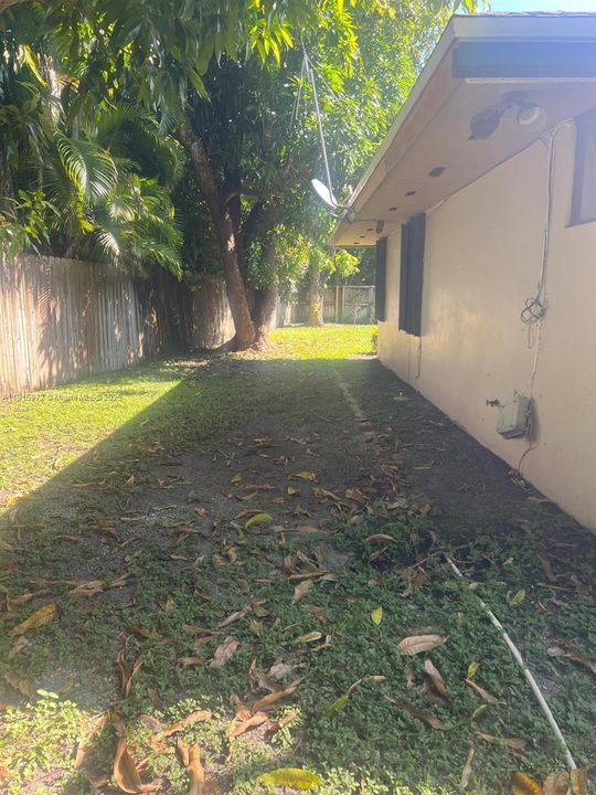 Active With Contract: $1,350,000 (4 beds, 3 baths, 2750 Square Feet)