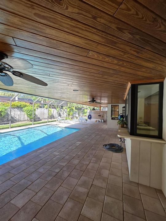 Active With Contract: $1,350,000 (4 beds, 3 baths, 2750 Square Feet)