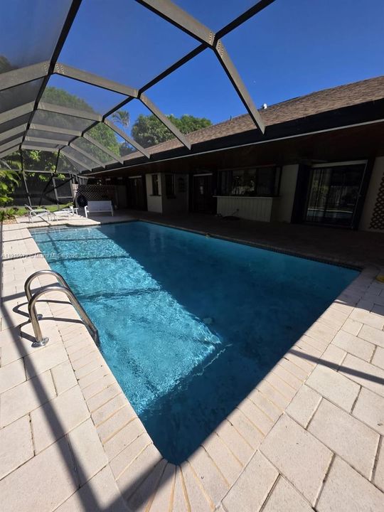 Active With Contract: $1,350,000 (4 beds, 3 baths, 2750 Square Feet)