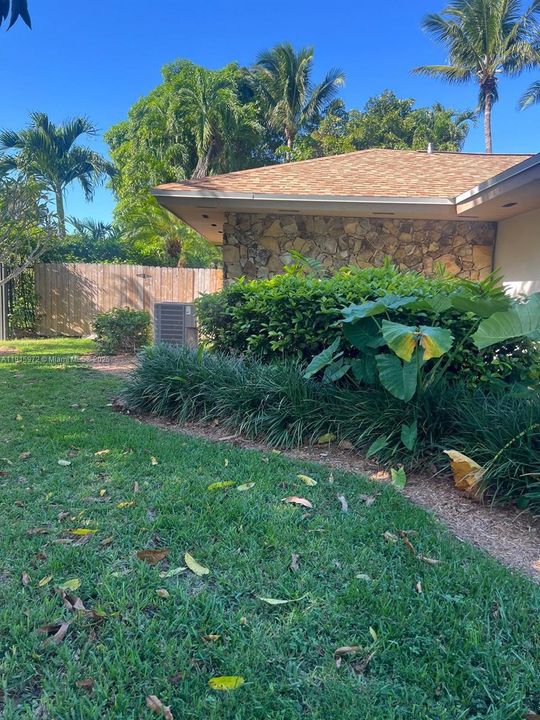 Active With Contract: $1,350,000 (4 beds, 3 baths, 2750 Square Feet)