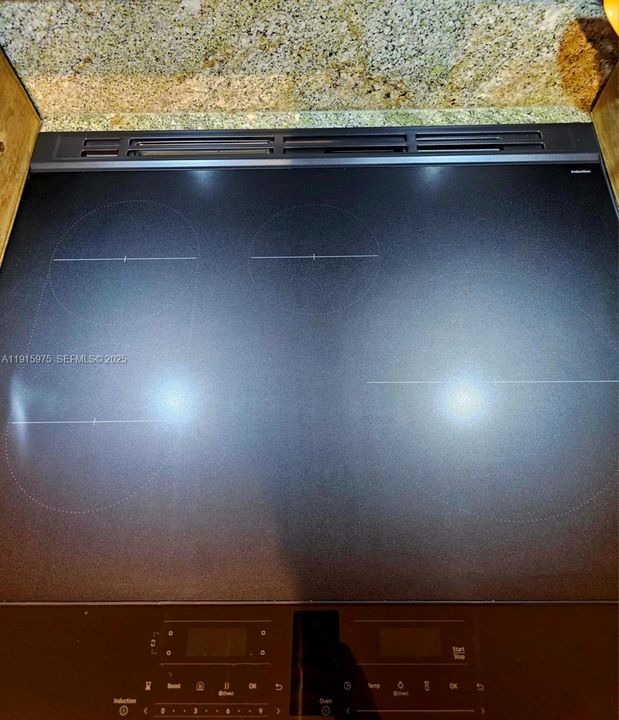 Brand New Samsung Scratchless Glass Induction Stovetop