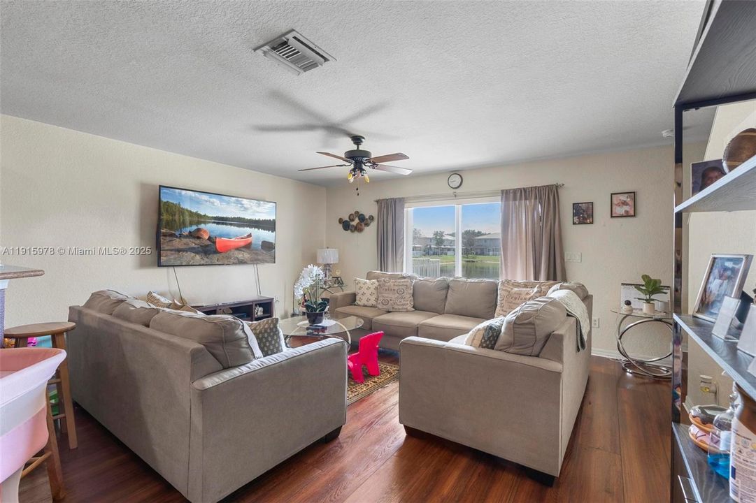 For Sale: $397,500 (3 beds, 2 baths, 1446 Square Feet)