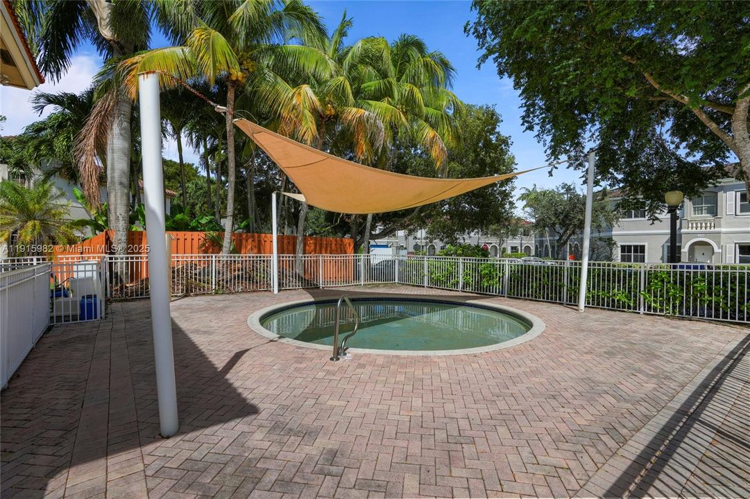 待售: $529,900 (4 贝兹, 2 浴室, 1939 平方英尺)