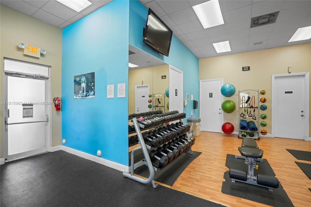 待售: $529,900 (4 贝兹, 2 浴室, 1939 平方英尺)