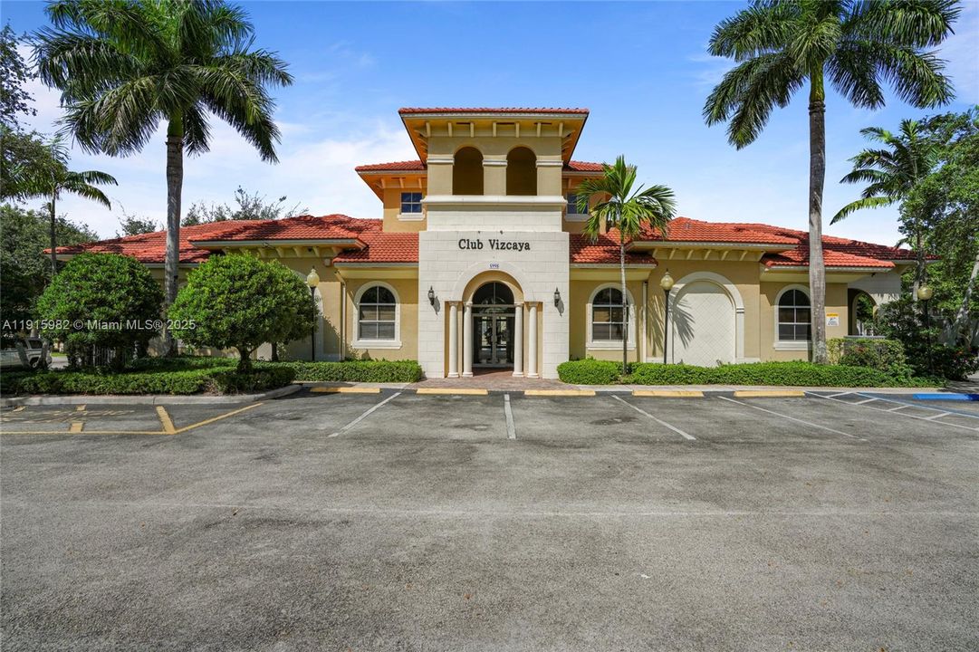 待售: $529,900 (4 贝兹, 2 浴室, 1939 平方英尺)