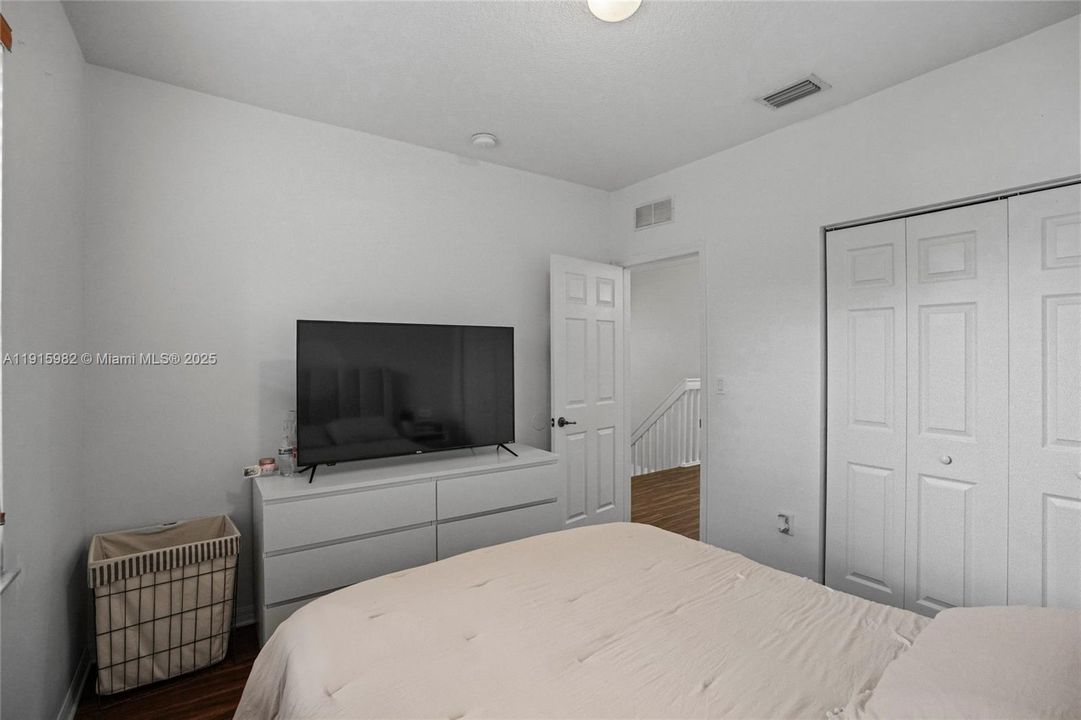 待售: $529,900 (4 贝兹, 2 浴室, 1939 平方英尺)