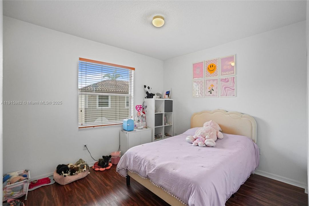 待售: $529,900 (4 贝兹, 2 浴室, 1939 平方英尺)