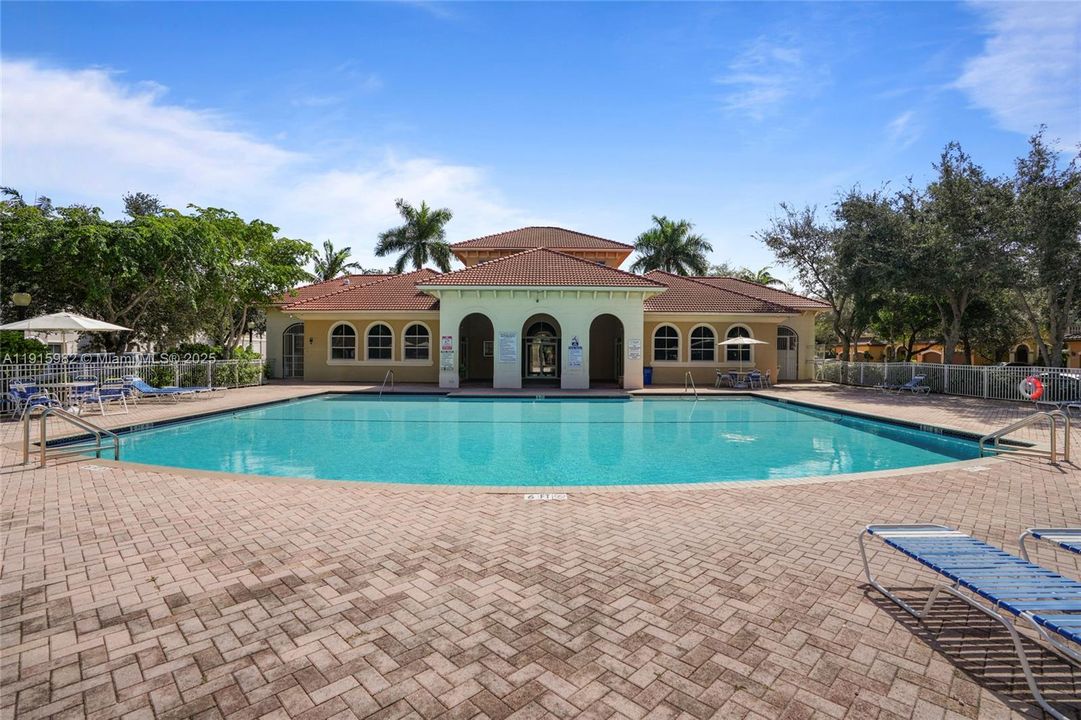 待售: $529,900 (4 贝兹, 2 浴室, 1939 平方英尺)