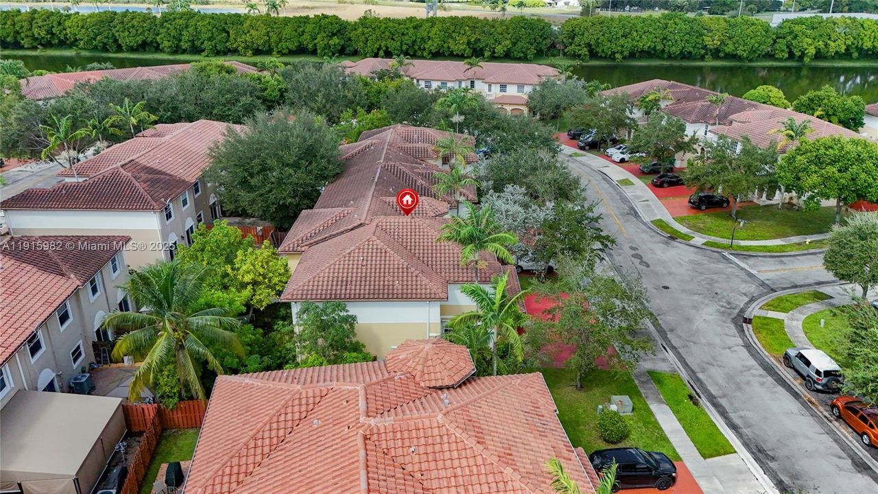 待售: $529,900 (4 贝兹, 2 浴室, 1939 平方英尺)