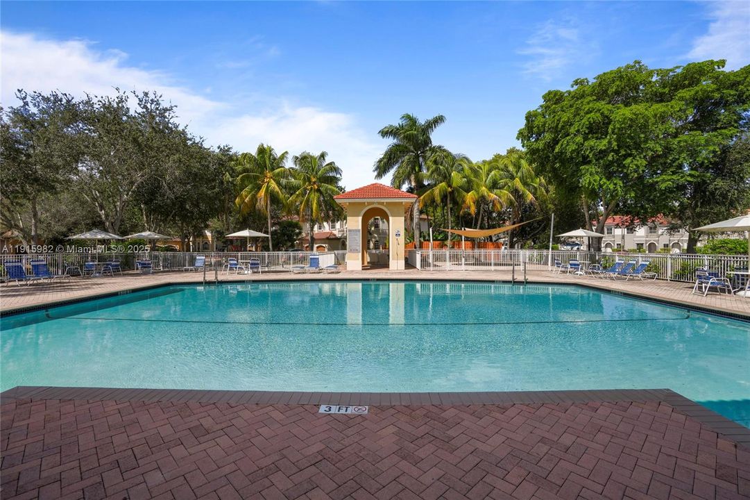 待售: $529,900 (4 贝兹, 2 浴室, 1939 平方英尺)