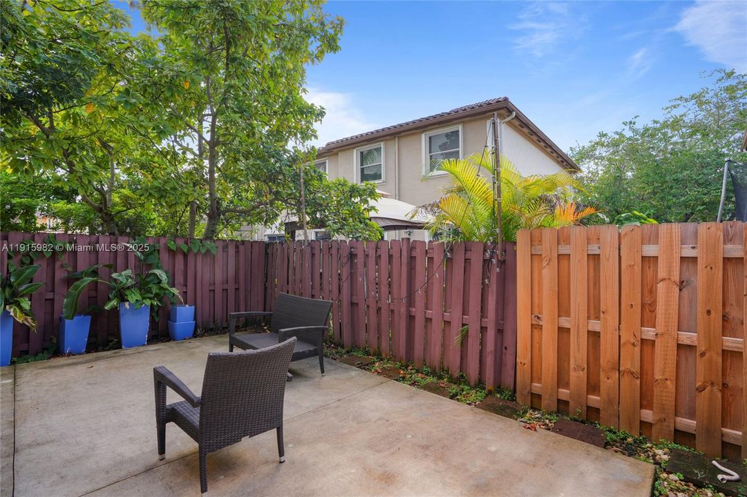 待售: $529,900 (4 贝兹, 2 浴室, 1939 平方英尺)