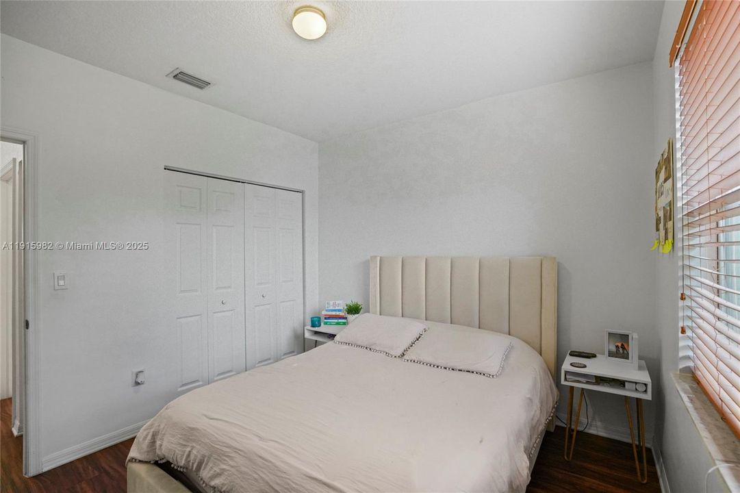 待售: $529,900 (4 贝兹, 2 浴室, 1939 平方英尺)