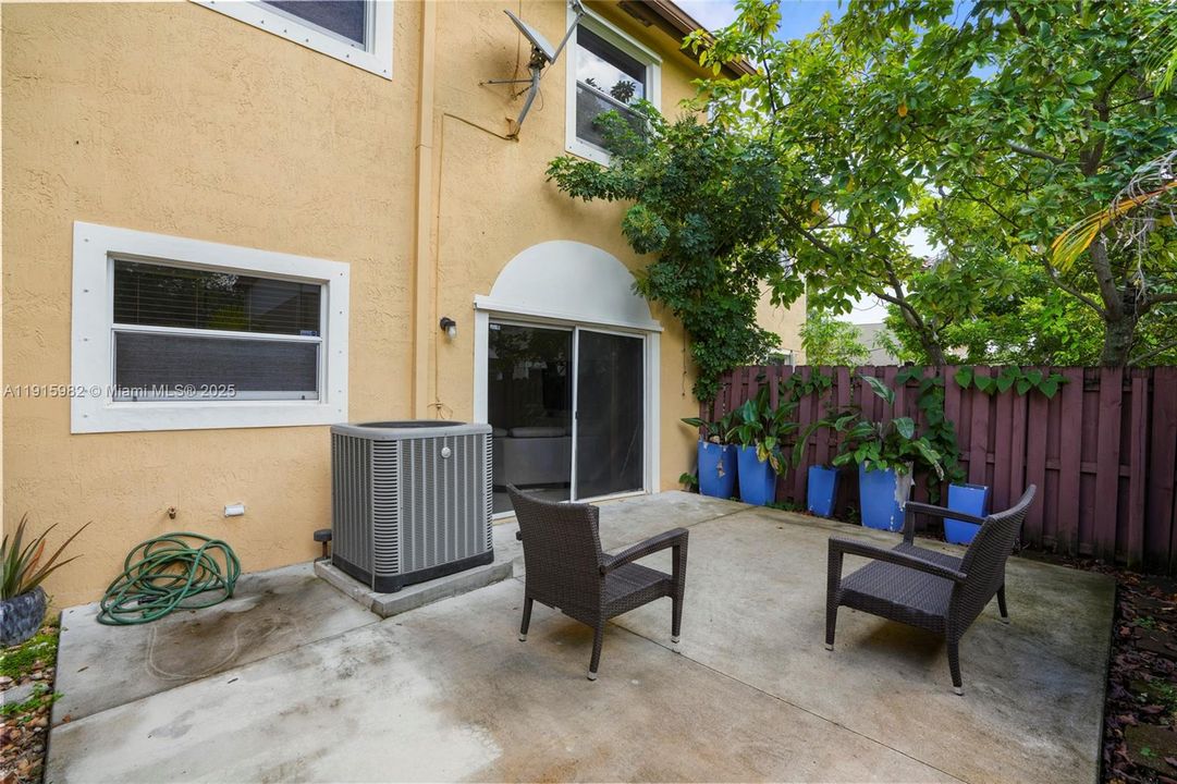 待售: $529,900 (4 贝兹, 2 浴室, 1939 平方英尺)