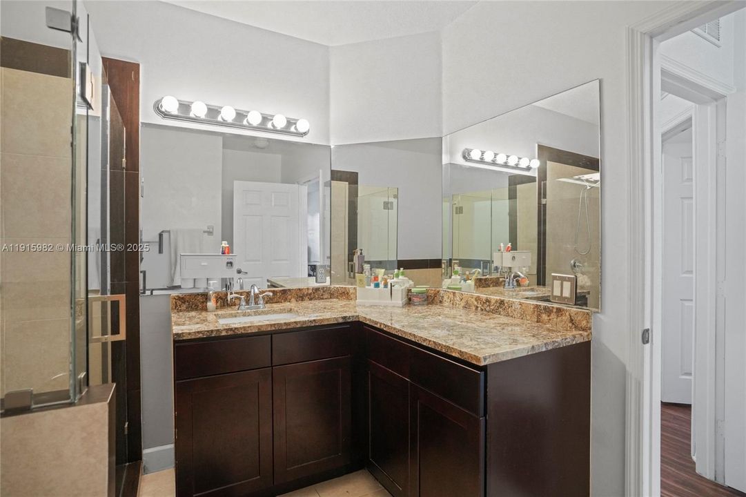 待售: $529,900 (4 贝兹, 2 浴室, 1939 平方英尺)