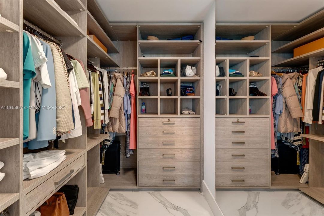 For Sale: $10,650,000 (3 beds, 4 baths, 3264 Square Feet)