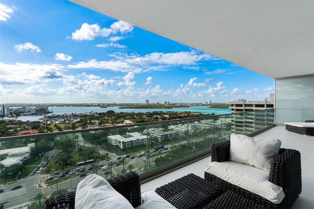 For Sale: $10,650,000 (3 beds, 4 baths, 3264 Square Feet)