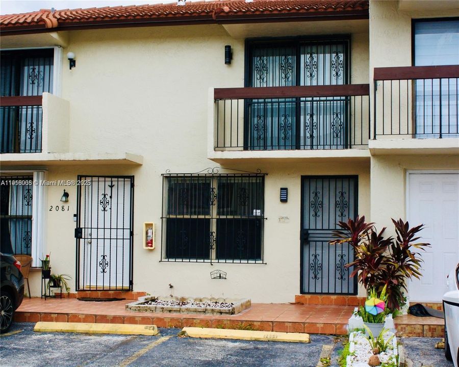 En Renta: $2,400 (2 camas, 2 baños, 1032 Pies cuadrados)