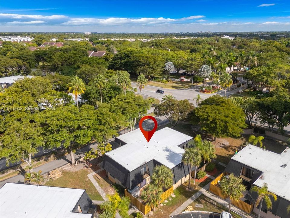 For Sale: $365,000 (2 beds, 2 baths, 1302 Square Feet)