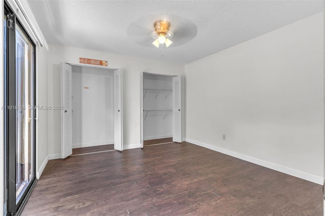 For Sale: $365,000 (2 beds, 2 baths, 1302 Square Feet)