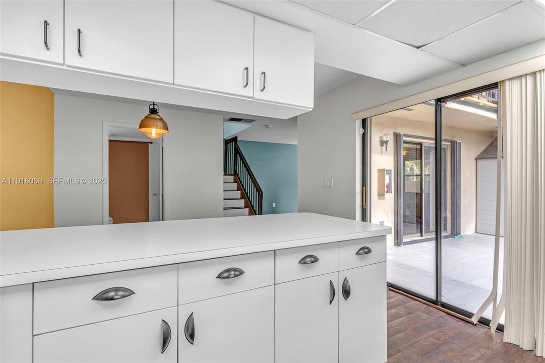 For Sale: $365,000 (2 beds, 2 baths, 1302 Square Feet)