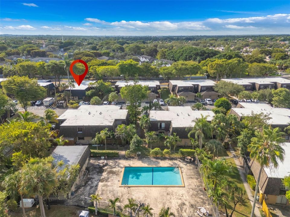 For Sale: $365,000 (2 beds, 2 baths, 1302 Square Feet)