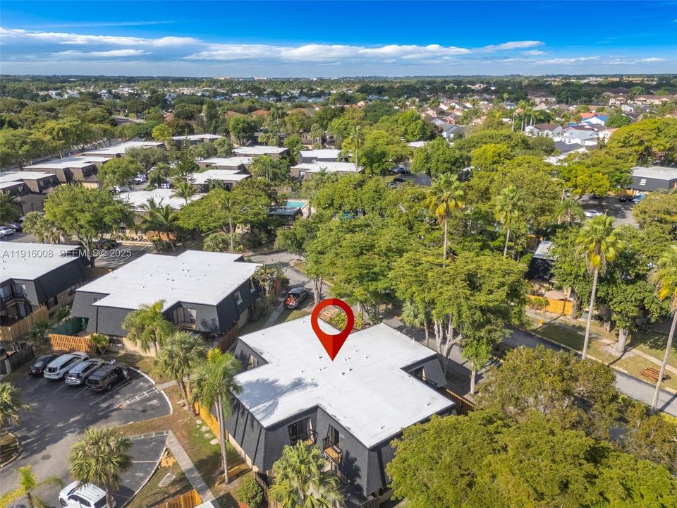 For Sale: $365,000 (2 beds, 2 baths, 1302 Square Feet)