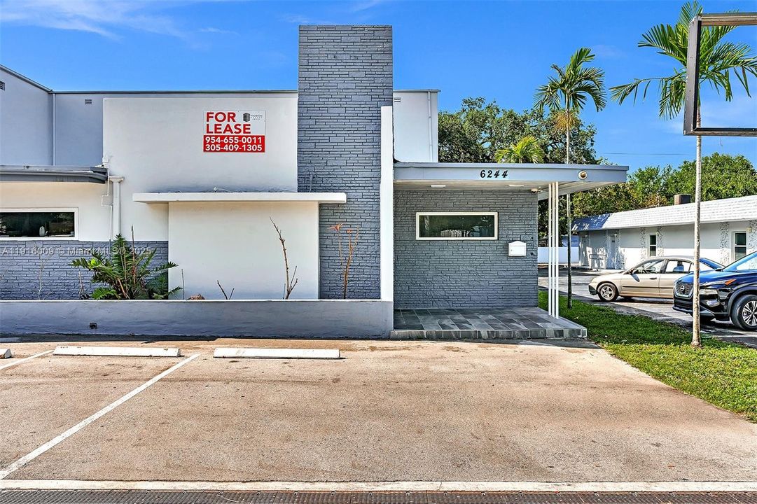 В аренду: $4,750 (0 спален, 0 ванн, 0 Квадратных фут)