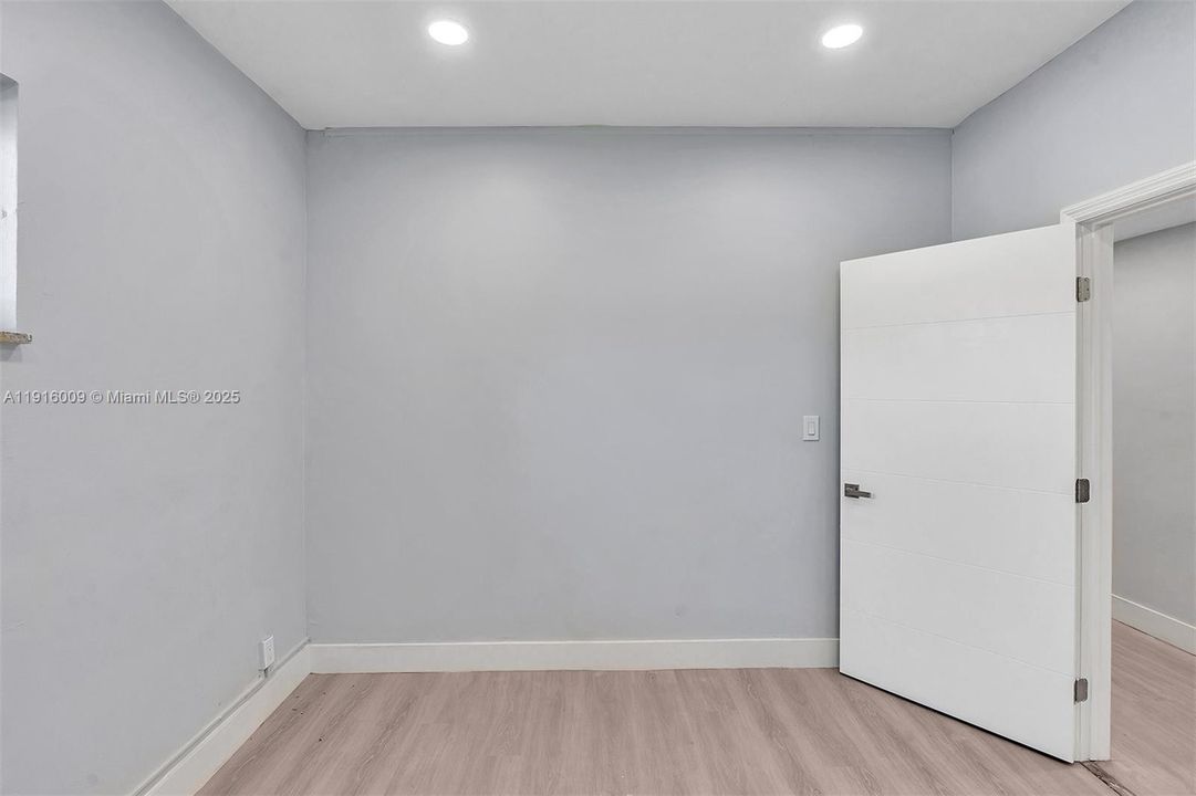 В аренду: $4,750 (0 спален, 0 ванн, 0 Квадратных фут)