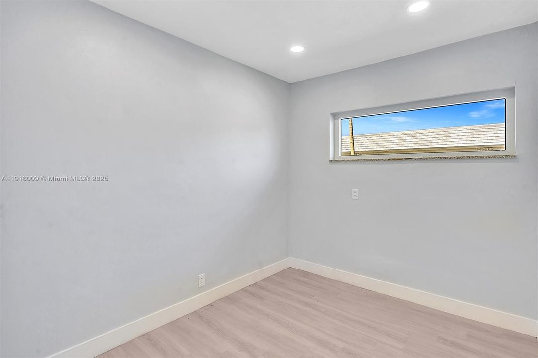 В аренду: $4,750 (0 спален, 0 ванн, 0 Квадратных фут)