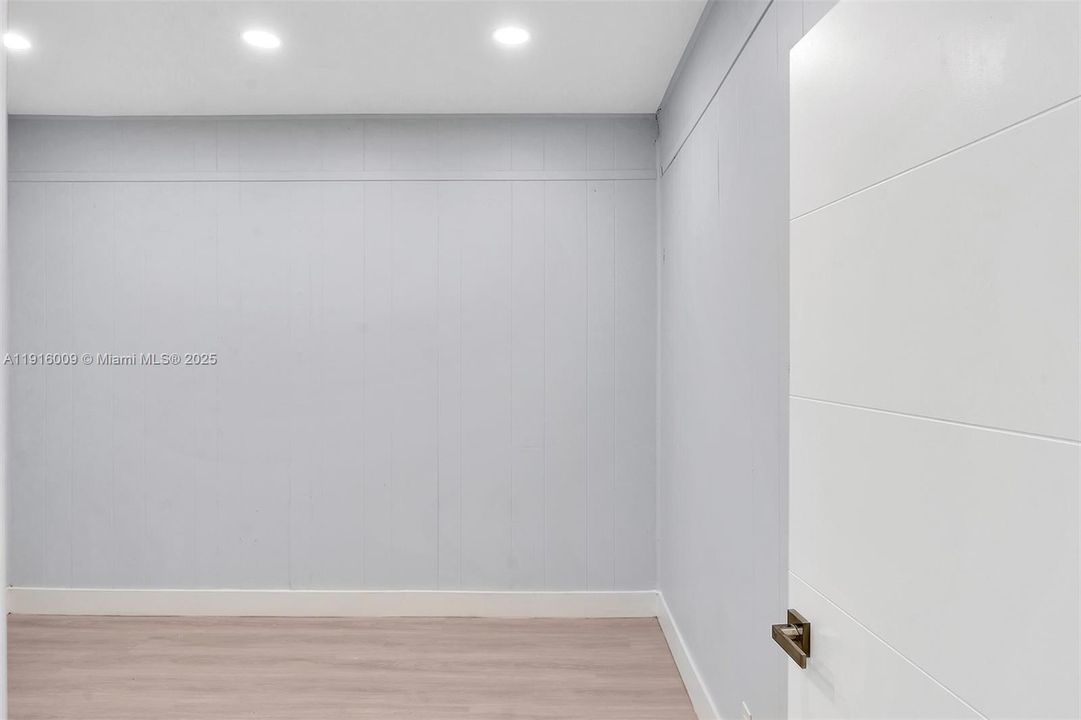 В аренду: $4,750 (0 спален, 0 ванн, 0 Квадратных фут)