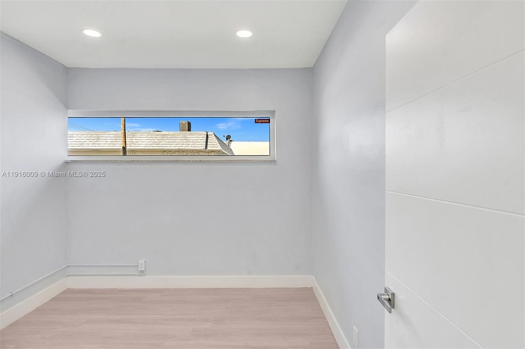 В аренду: $4,750 (0 спален, 0 ванн, 0 Квадратных фут)