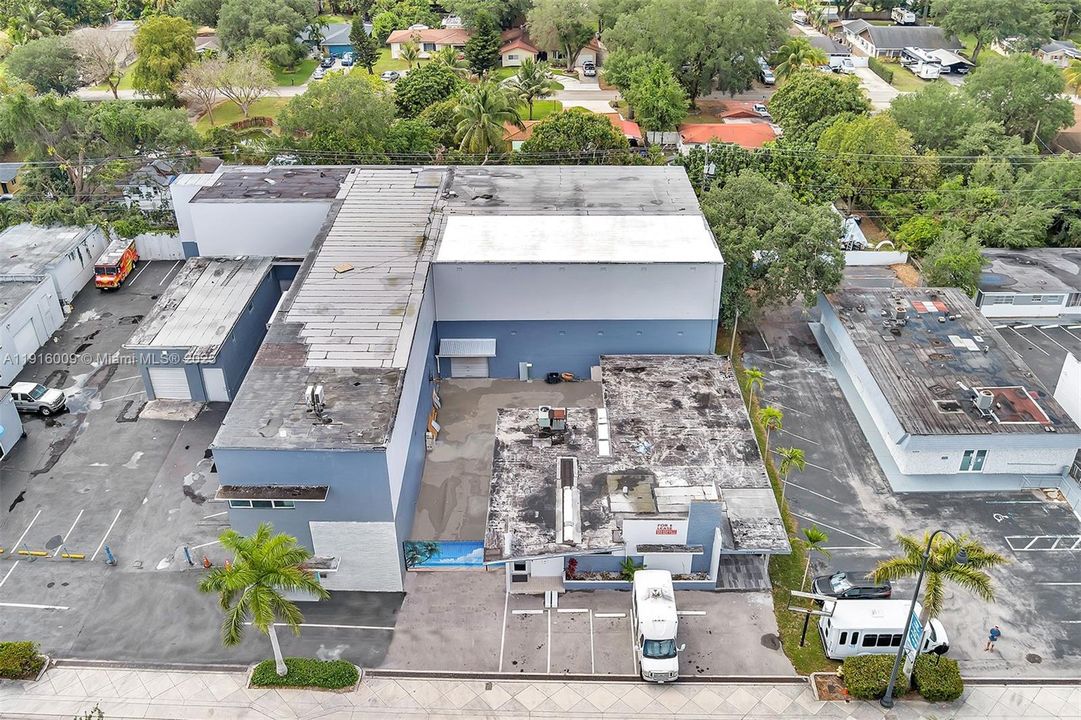 В аренду: $4,750 (0 спален, 0 ванн, 0 Квадратных фут)