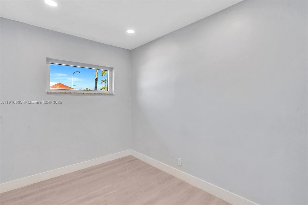 В аренду: $4,750 (0 спален, 0 ванн, 0 Квадратных фут)