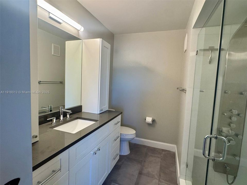 Activo con contrato: $3,500 (3 camas, 2 baños, 1443 Pies cuadrados)