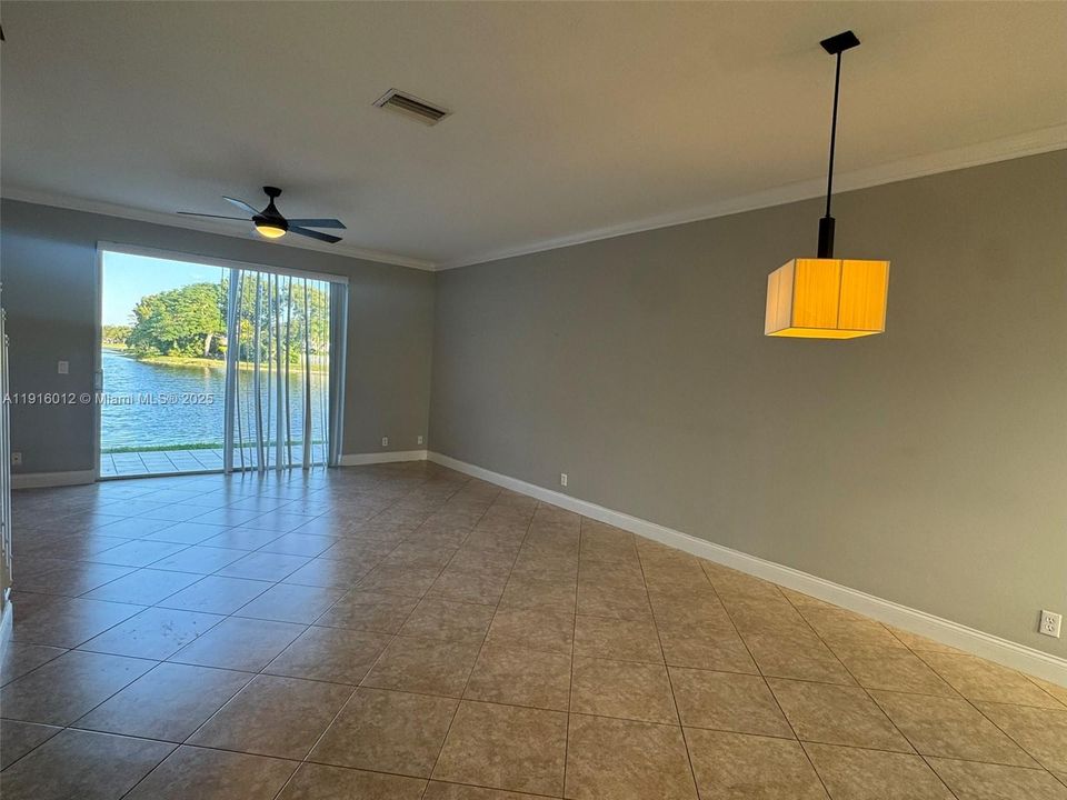 Activo con contrato: $3,500 (3 camas, 2 baños, 1443 Pies cuadrados)