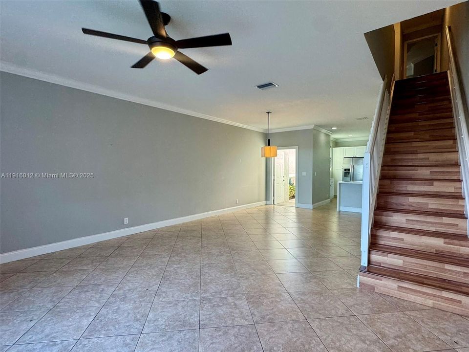 Activo con contrato: $3,500 (3 camas, 2 baños, 1443 Pies cuadrados)