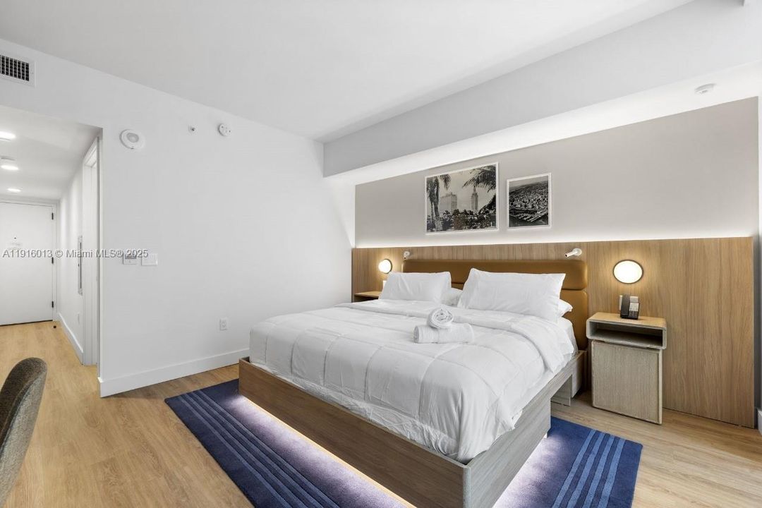 待售: $399,000 (0 贝兹, 1 浴室, 332 平方英尺)