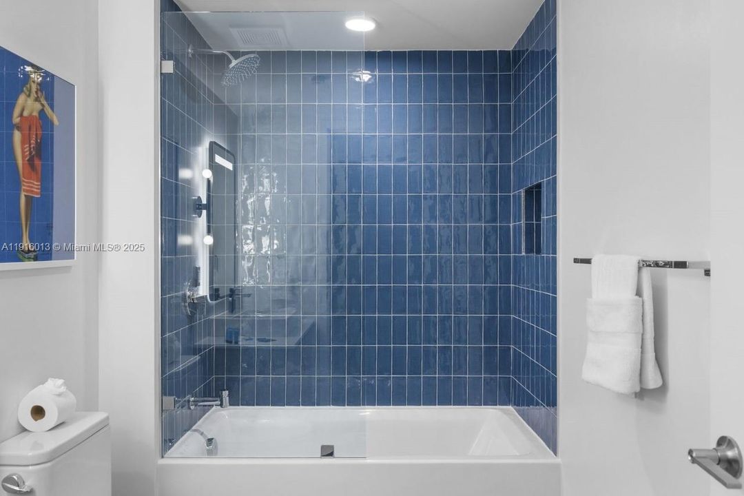 待售: $399,000 (0 贝兹, 1 浴室, 332 平方英尺)