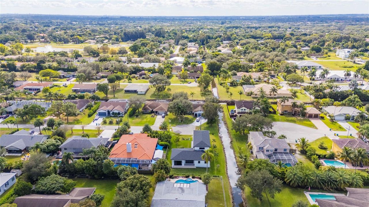 En Venta: $1,299,000 (4 camas, 4 baños, 3032 Pies cuadrados)