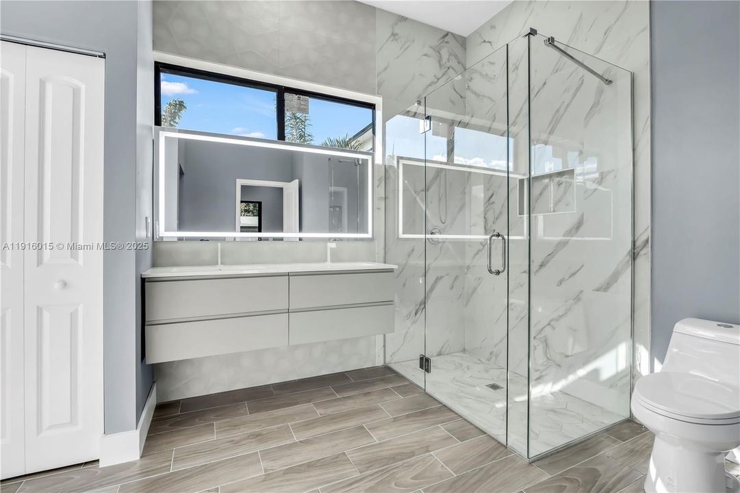 En Venta: $1,299,000 (4 camas, 4 baños, 3032 Pies cuadrados)